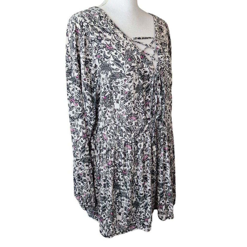Torrid Blouse Floral Tie Front V Neck Lightweight White Pink Womens Plus Size 1